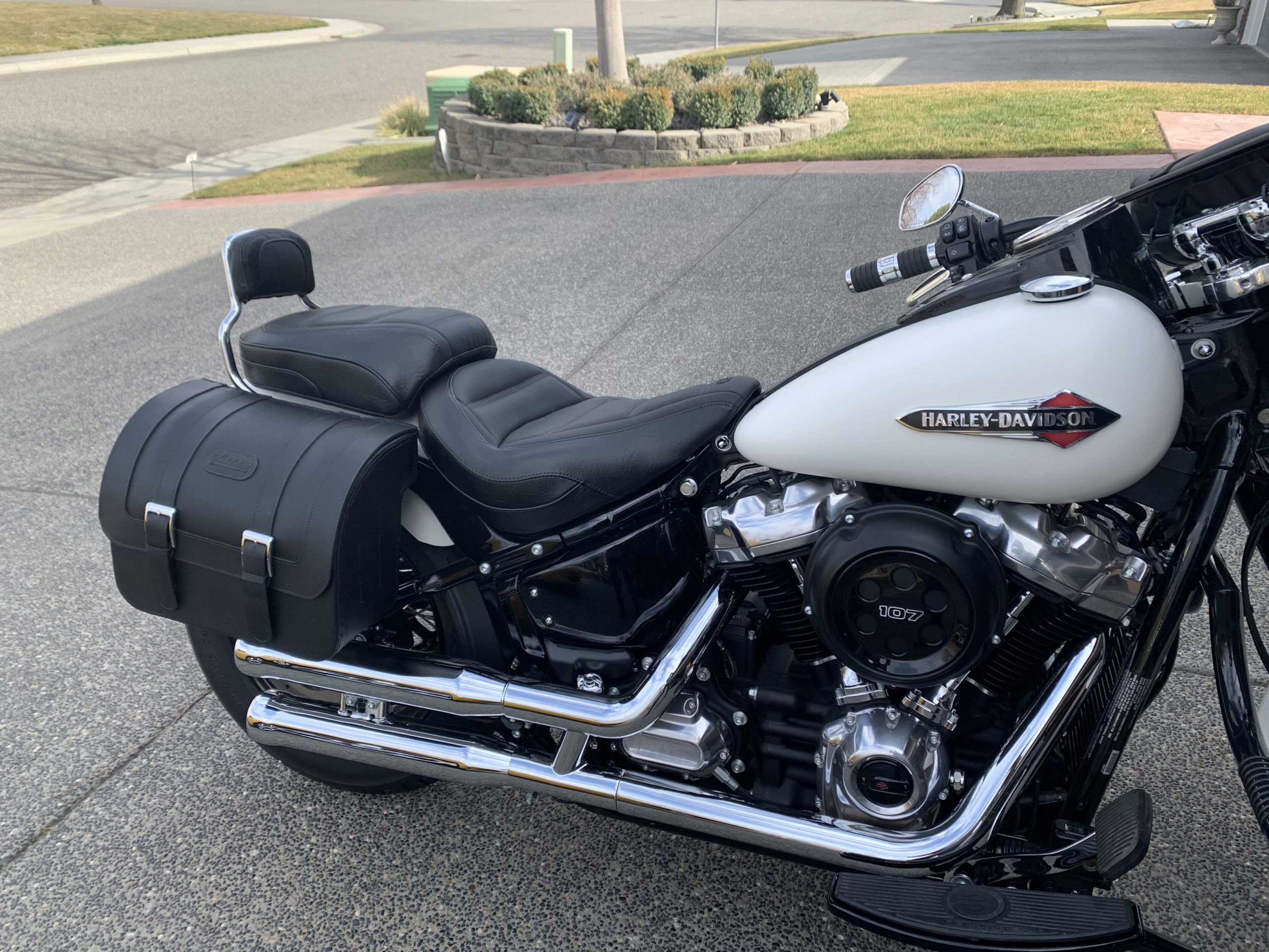 411F Saddleline Harley Davidson Softail Slim FLSL Saddlebags With Quick Detach Mounts. 2018 to 2021 Saddleline Motorcycle saddlebags and accessories Out Fitters